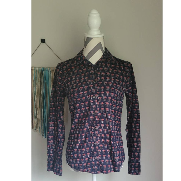 J. Crew Tops - J.Crew Perfect Fit Cotton Buttondown Size 2
